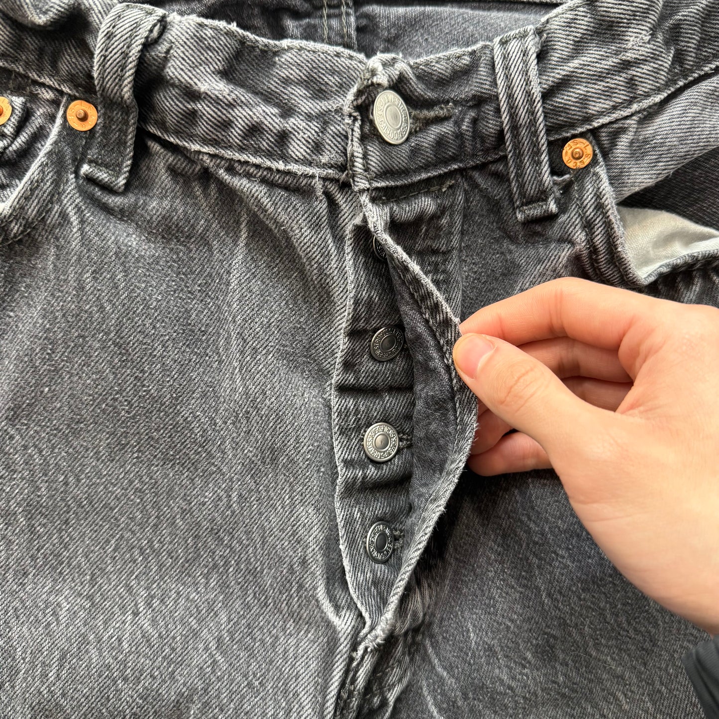 Levi Strauss & Co. 501 Men's Onyx Denim Straight Leg Jeans Button Fly Size 34