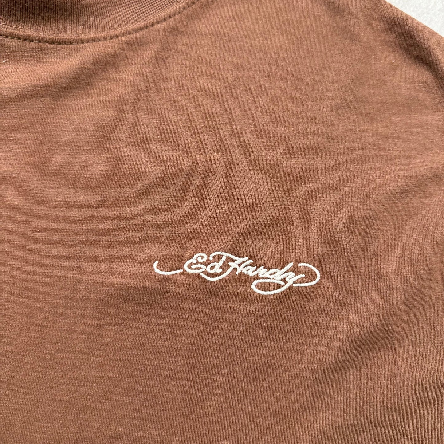 ED HARDY WHITE EMBROIDERED LOGO BROWN TEE