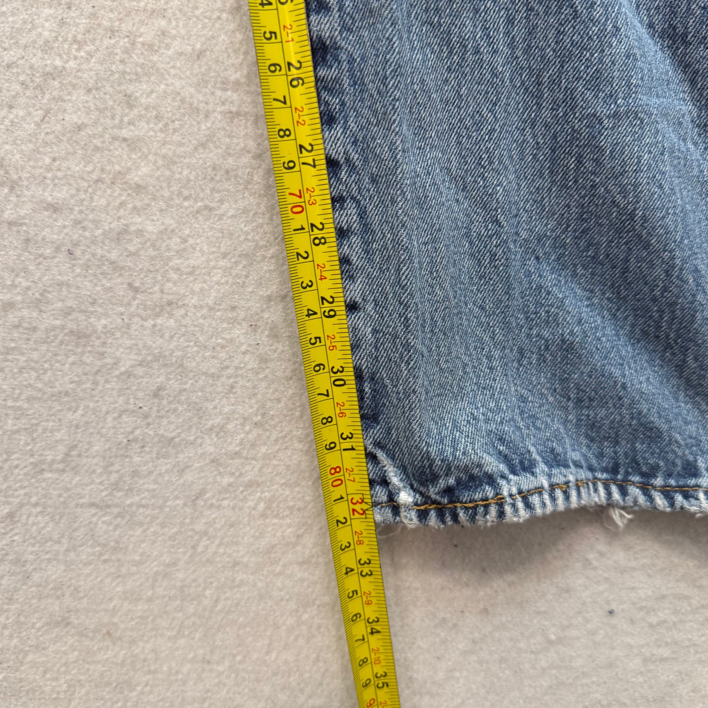 Levi Strauss & Co Men's Medium Blue Denim Straight Leg Jeans Frayed Hems Size 34