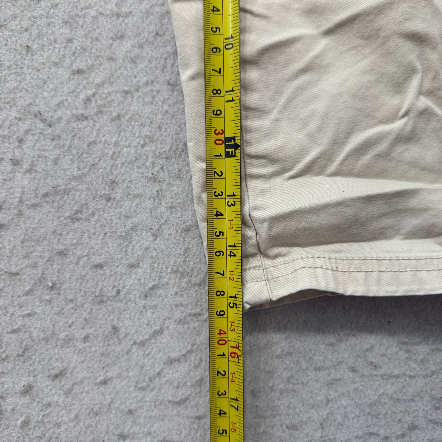 Gloria Vanderbilt Men's Beige Cargo Capri Shorts Back Flap Pockets Size W36