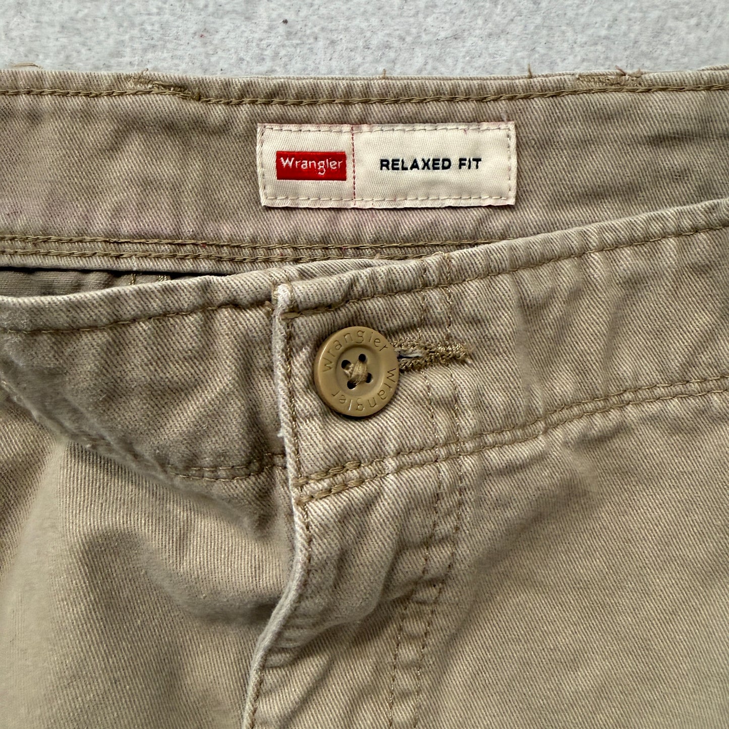 Wrangler Men's Khaki Cotton Relaxed Fit Cargo Pants Distressed Pocket Size 38x32