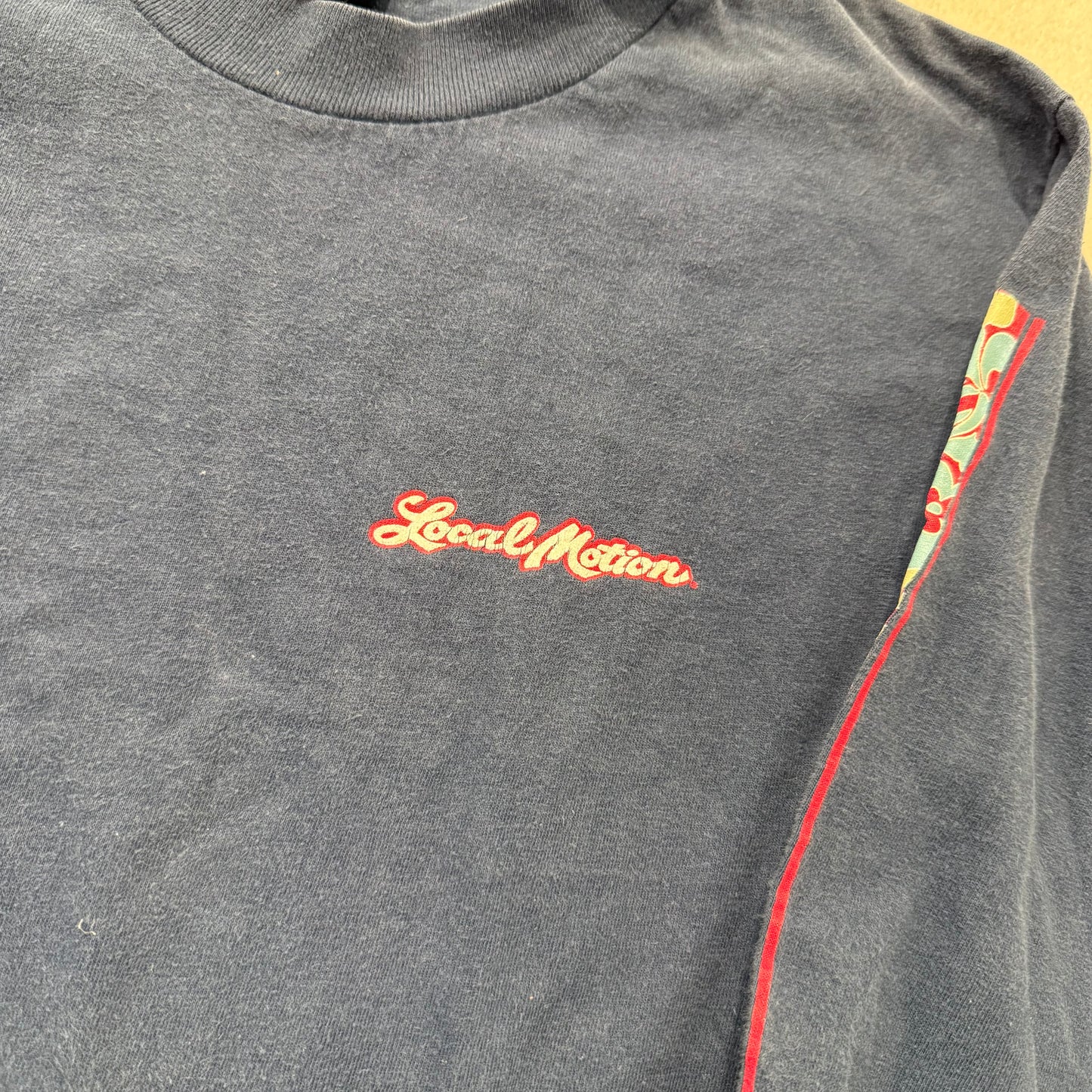 Local Motion Hawaiian Surfgear Navy Blue T-Shirt Floral Print Long Sleeve Size M