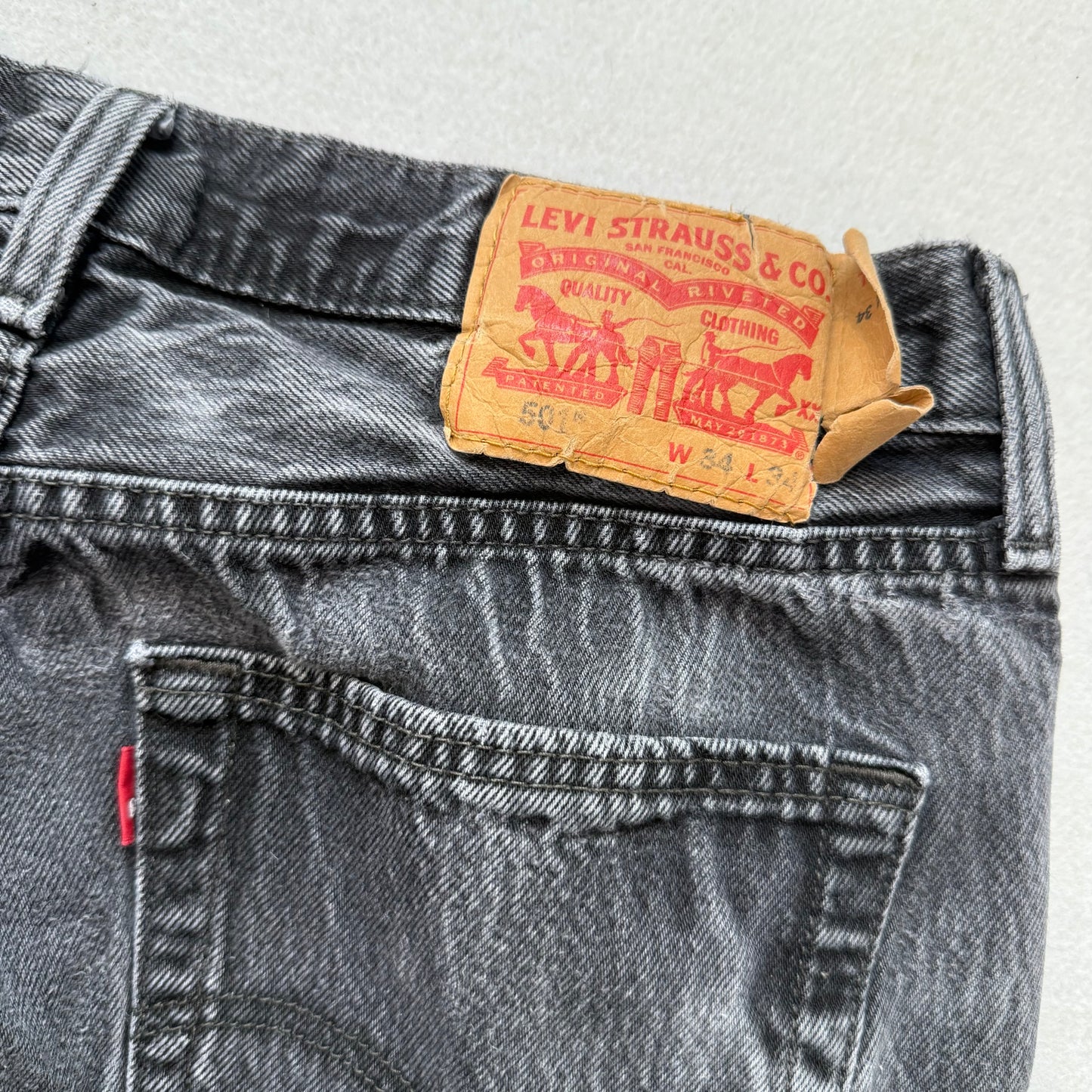 Levi Strauss & Co. 501 Men's Onyx Denim Straight Leg Jeans Button Fly Size 34