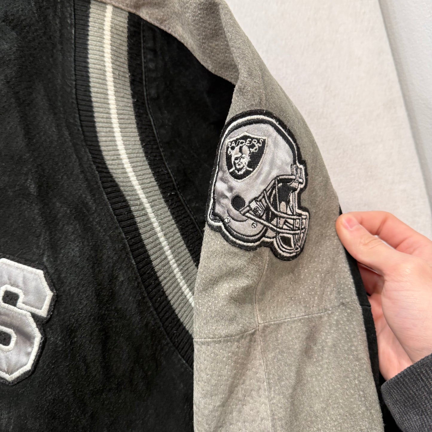 Vtg NFL Oakland Raiders Men's Black Gray Suede Bomber Jacket Patches Logo Size L