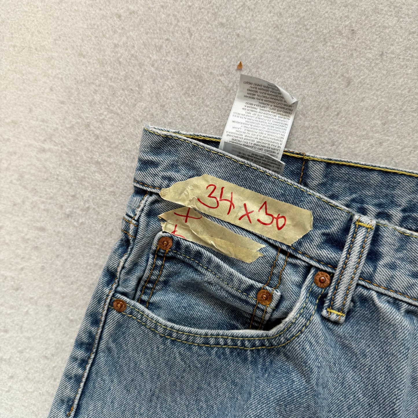 Levi's 550 Classic Relaxed Fit Men's Blue Light Wash Denim Jeans Size 34x30