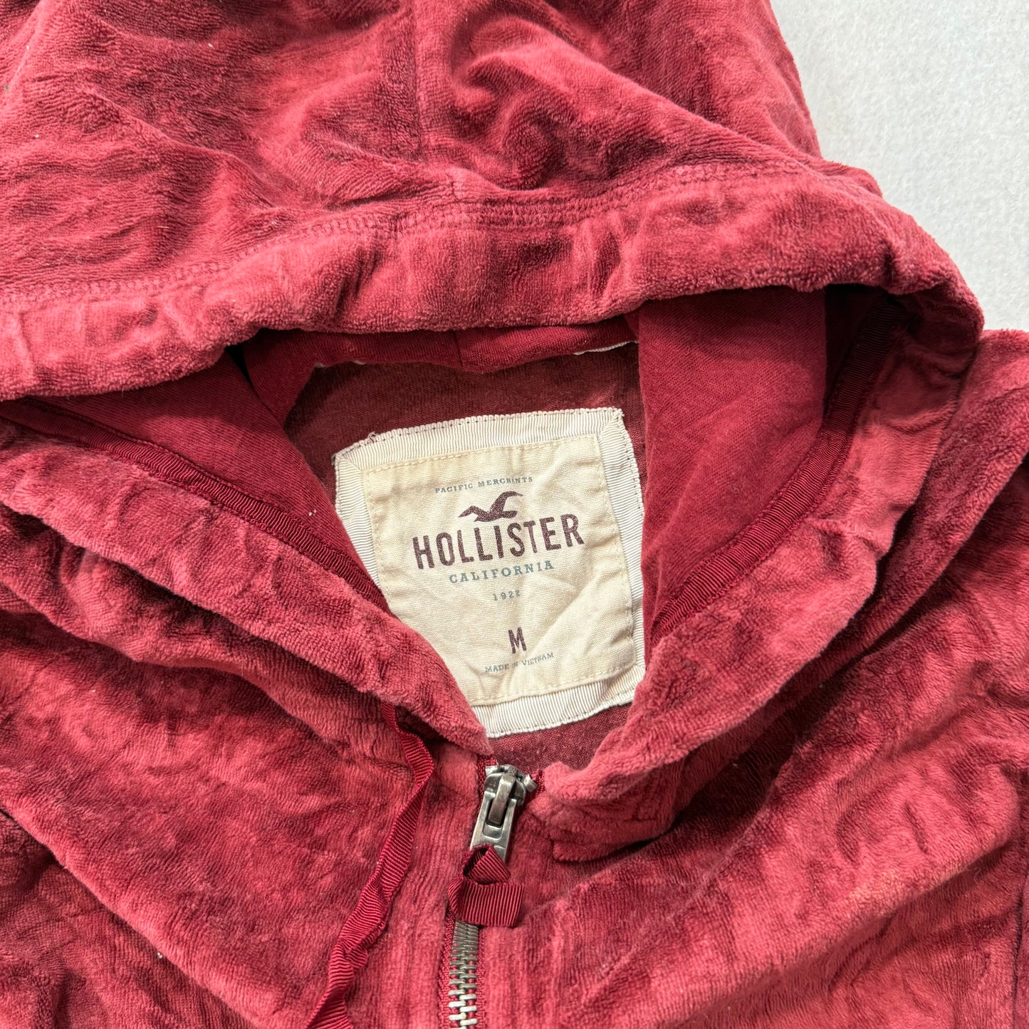Hollister Women's Burgundy Velour Zip Up Slim Fit Hoodie Loungewear Logo Size M