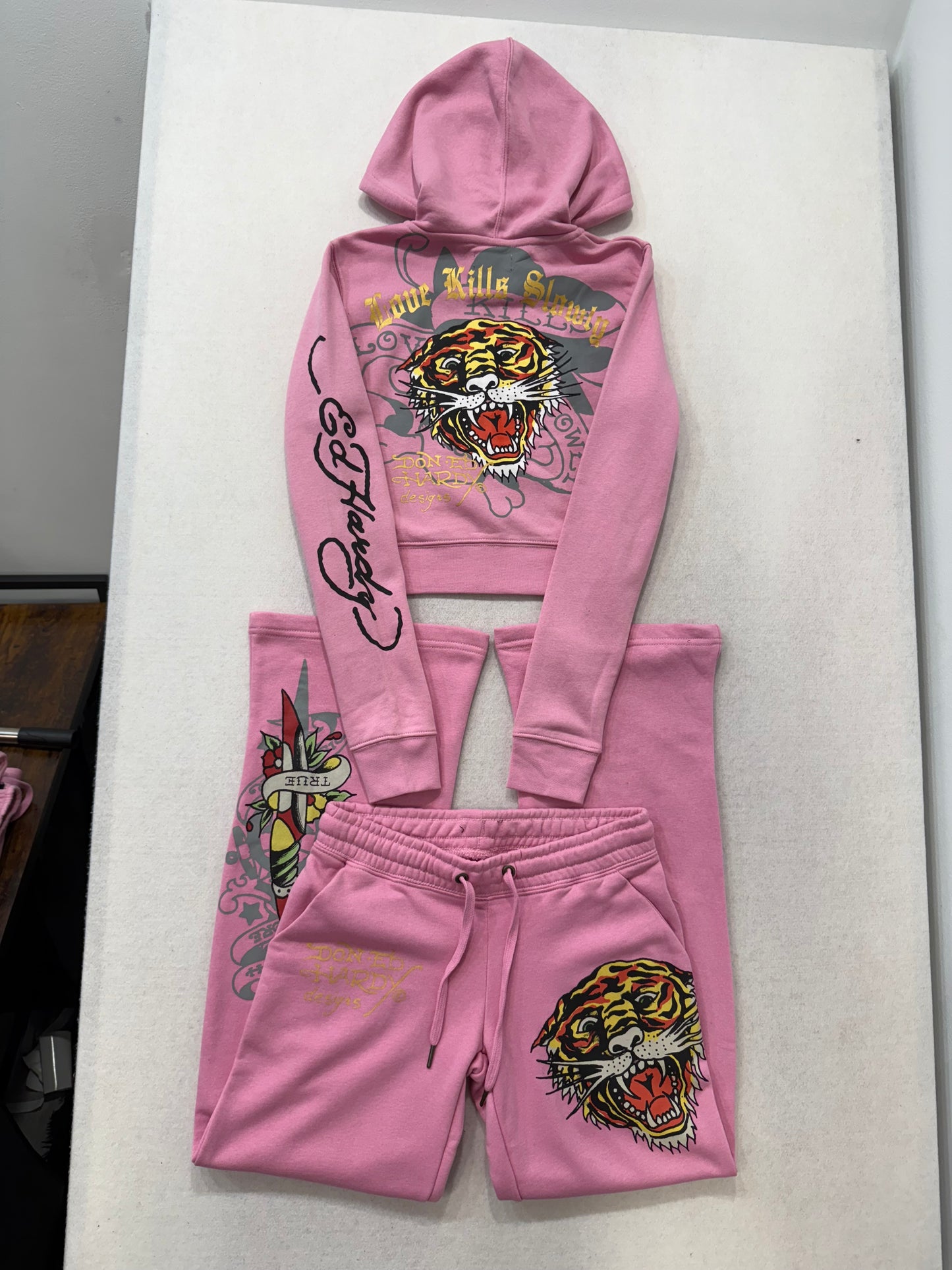 ED HARDY “Tiger Dagger” PINK MATCHING SET