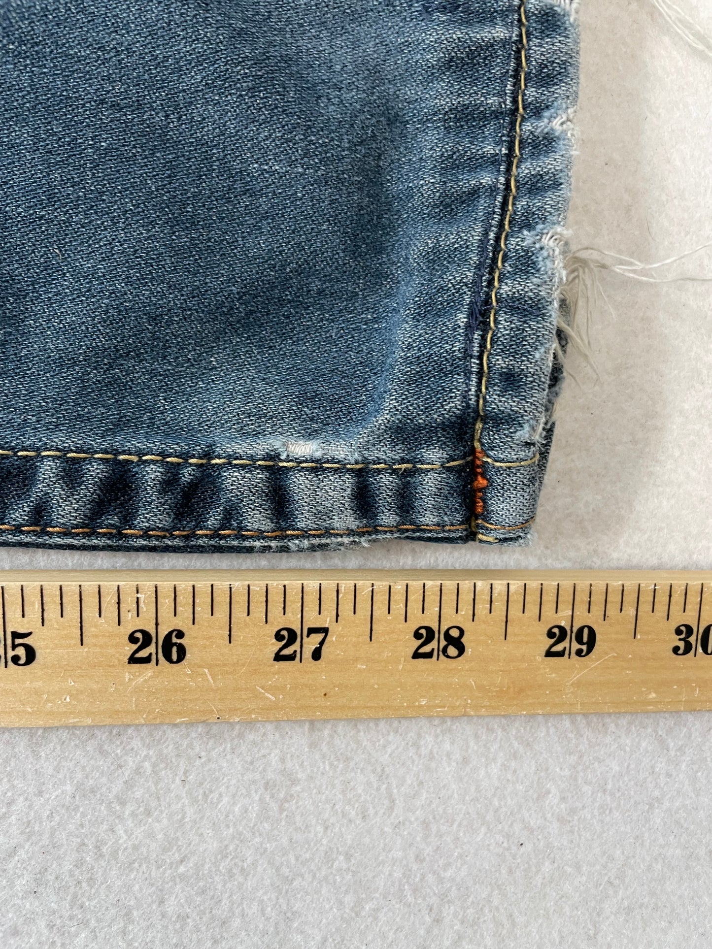 True Religion Blue Denim Jeans Straight Leg Horseshoe Stitch Back Flap Pockets Logo Patch Size 34