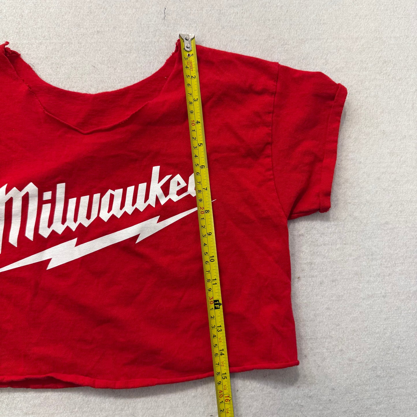 Milwaukee Tool Women's Red Cotton Cropped T-Shirt Raw Edge Streetwear Tee Size