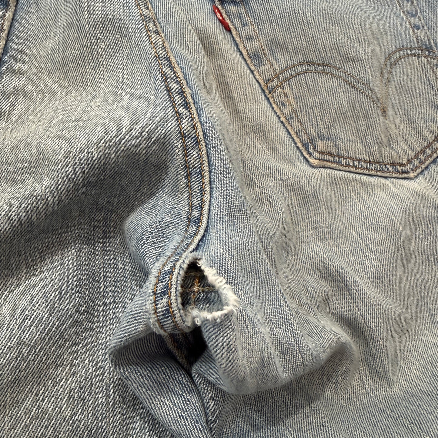 Levi's 550 Men's Blue Relaxed Fit Denim Jeans Pockets Distressed Size W33xL32