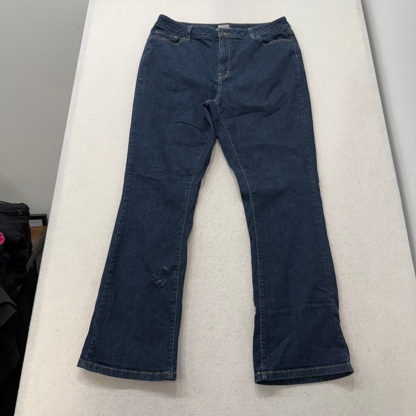 L.L.Bean Everyday Women's Blue Denim Bootcut Jeans High-Rise Classic Fit Size 16
