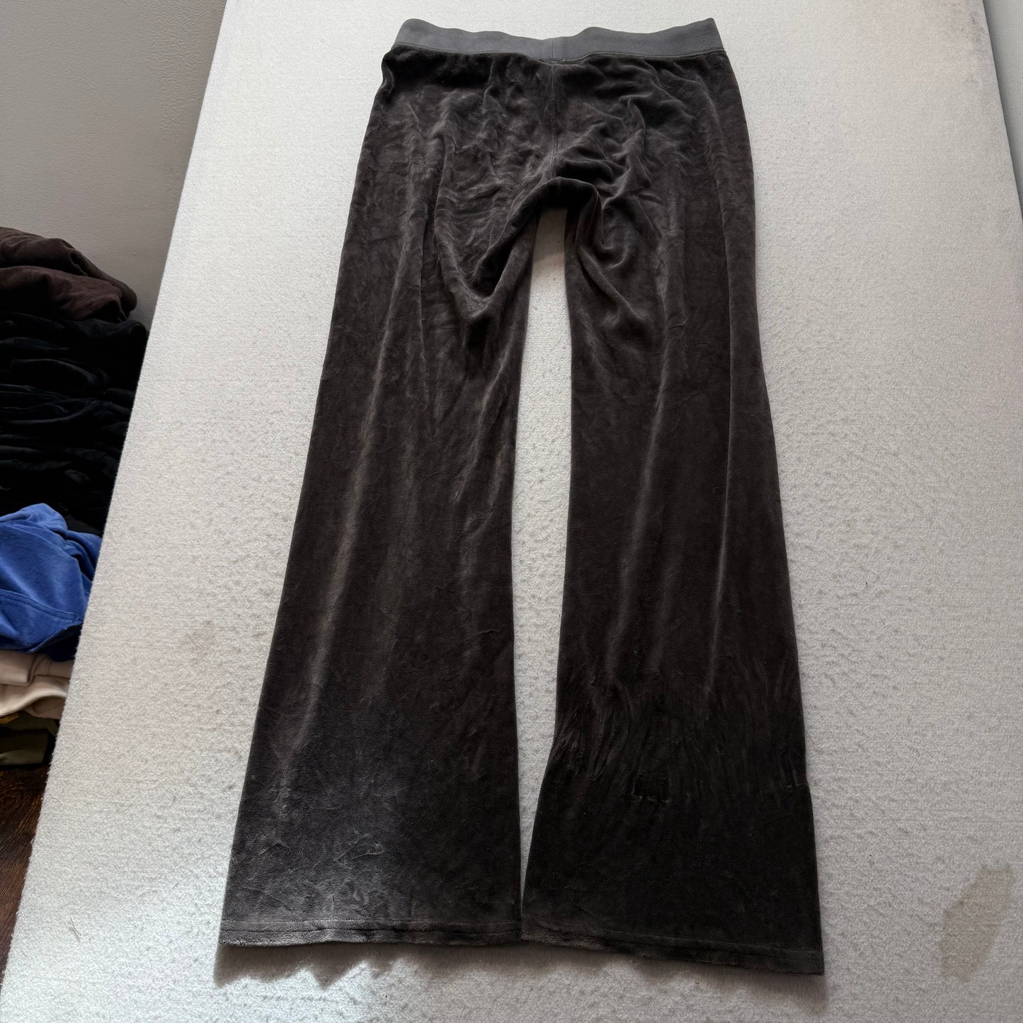 Juicy Couture Women's Charcoal Gray Velour Flared Track Pants Drawstring Size M