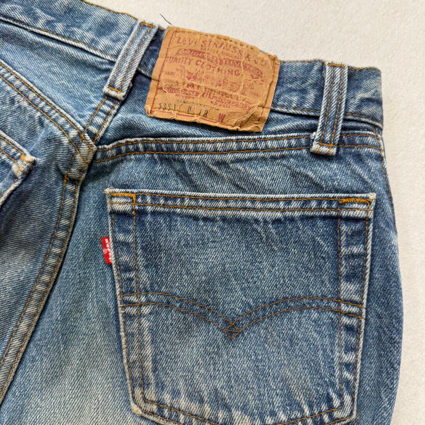 Levi's Strauss & Co. Women's Medium Wash Blue Denim Straight Leg Jeans Size 26