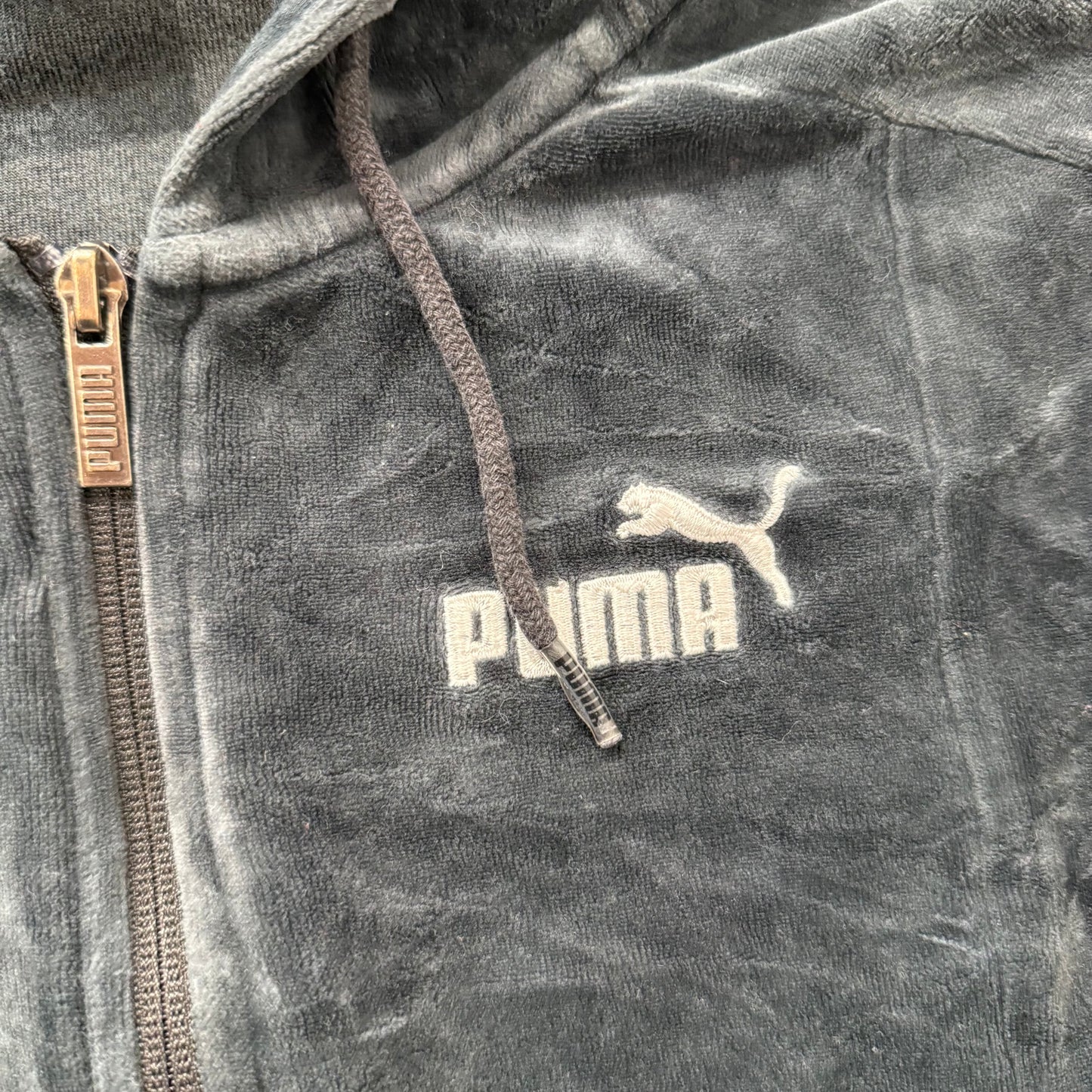 Puma Women's Charcoal Gray Velour Full Zip Hoodie Slash Pockets Logo Y2K Size L