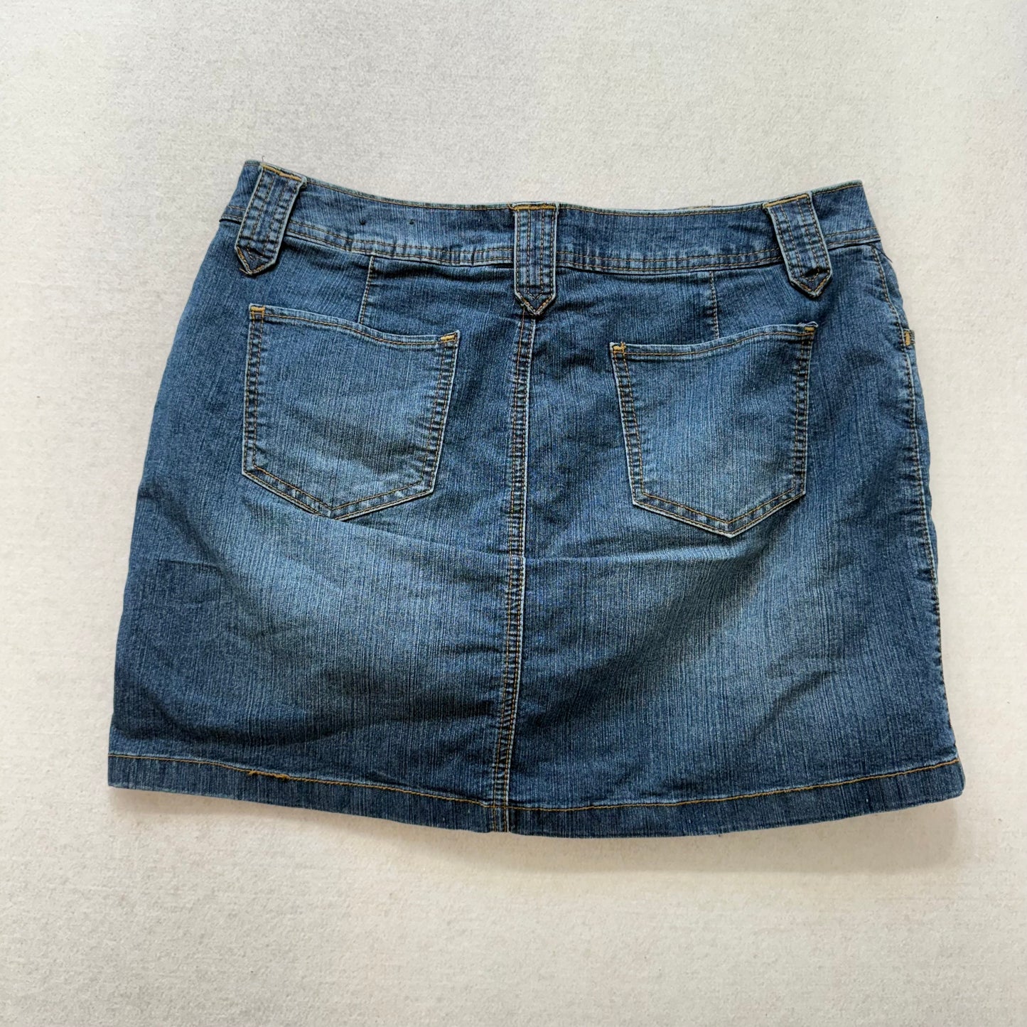 St. John’s Bay Blue Denim Mini Skirt Front Slant & Back Patch Pockets Size 34