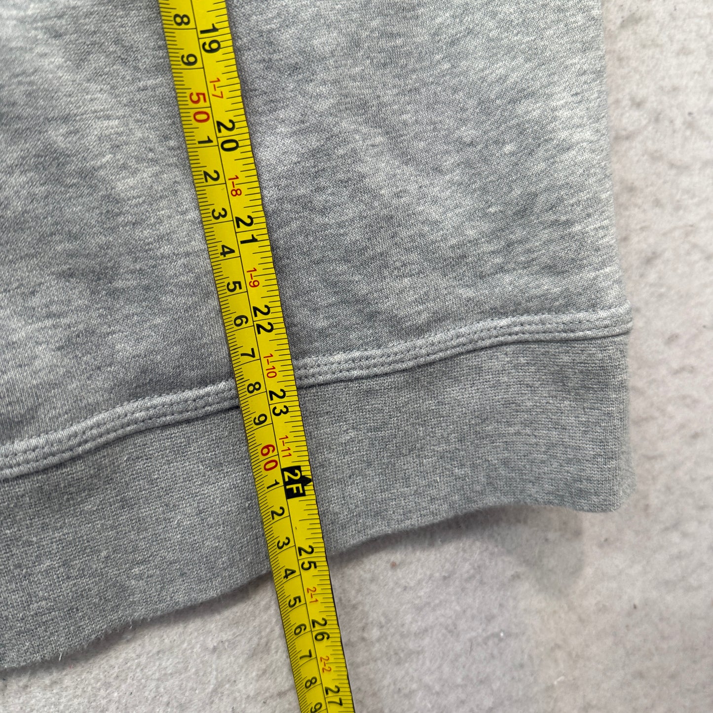 Nike Men Gray Fleece Sweatshirt Crewneck Embroidered Swoosh Logo Athletic Size S