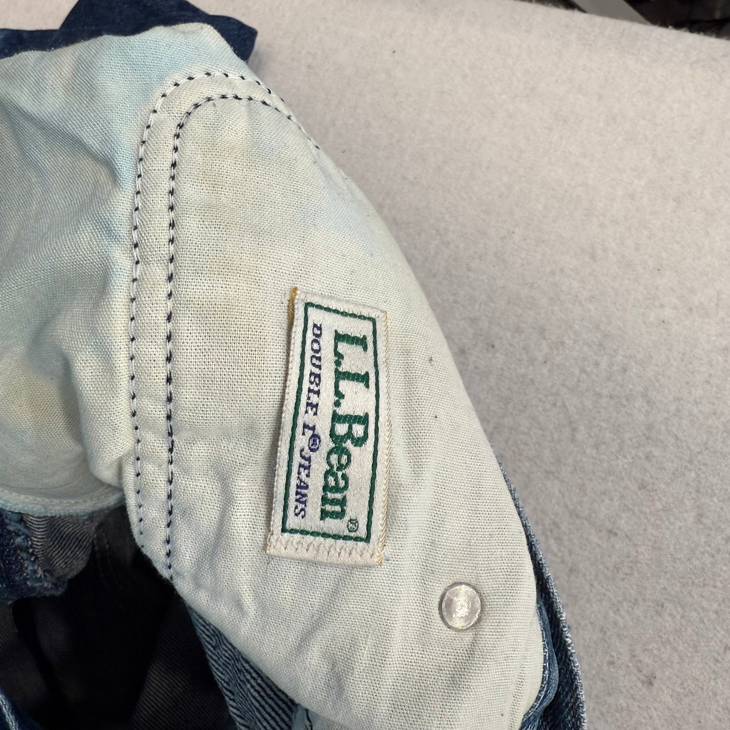 L.L.Bean Mens Medium Blue Whiskering Denim Straight Leg Jeans Streetwear Size 35