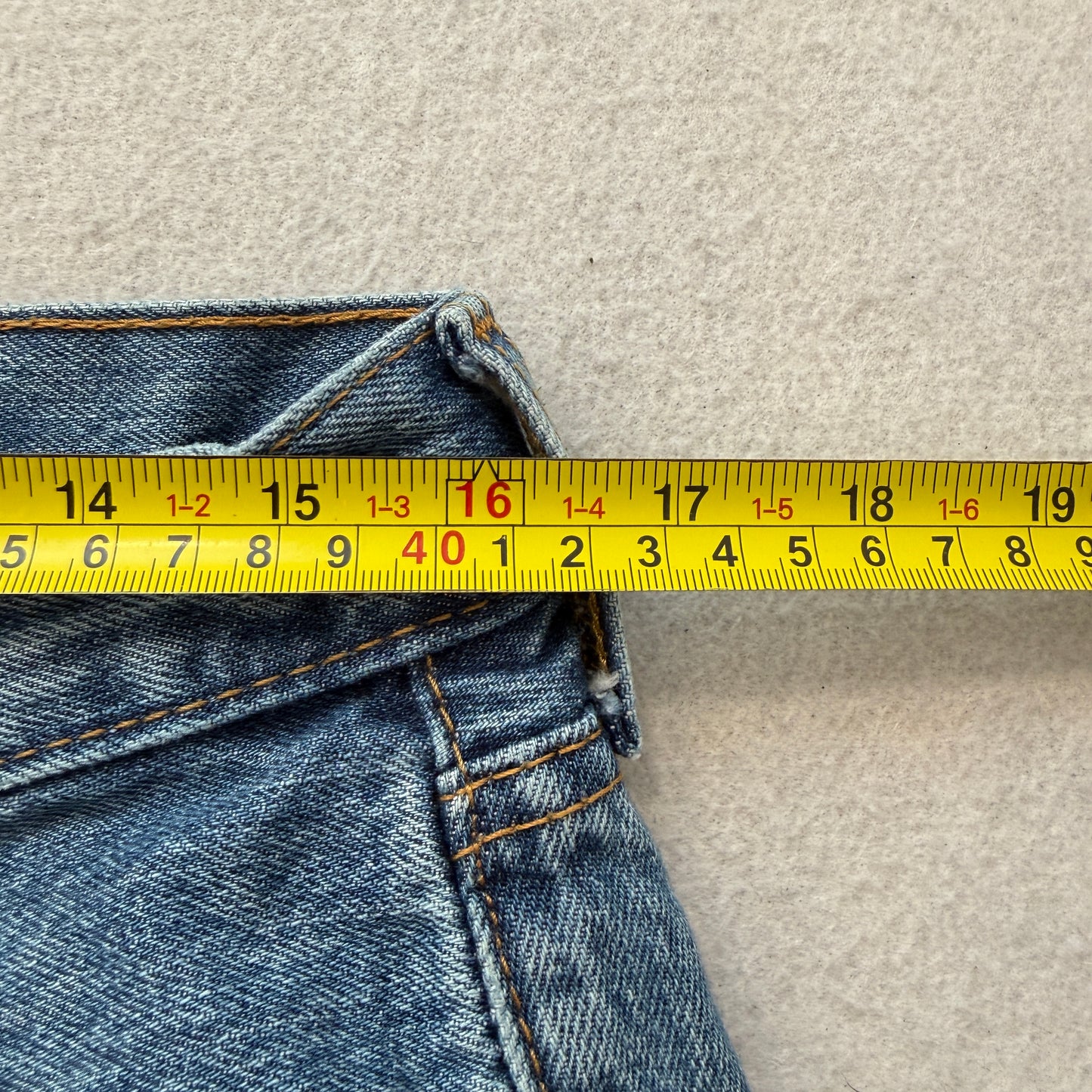 Levi's 501 Men's Blue Denim Jeans Button-Fly Pockets Classic Fit Size W33xL34