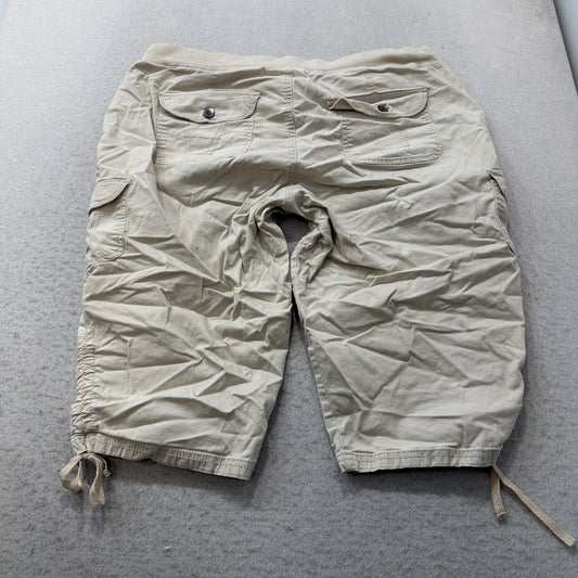Gloria Vanderbilt Men's Beige Cargo Capri Shorts Back Flap Pockets Size W36