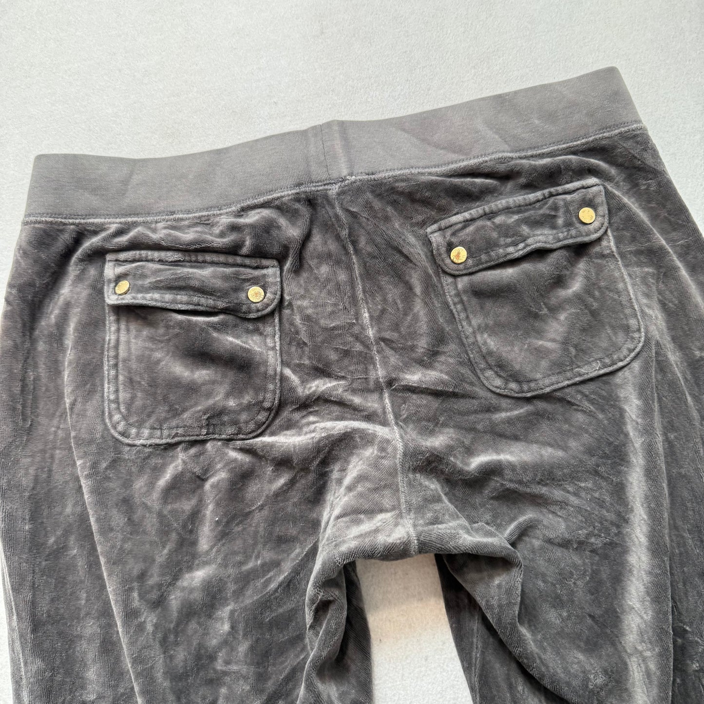 Juicy Couture Women's Charcoal Gray Velour Flare Track Pant Back Pockets Size L