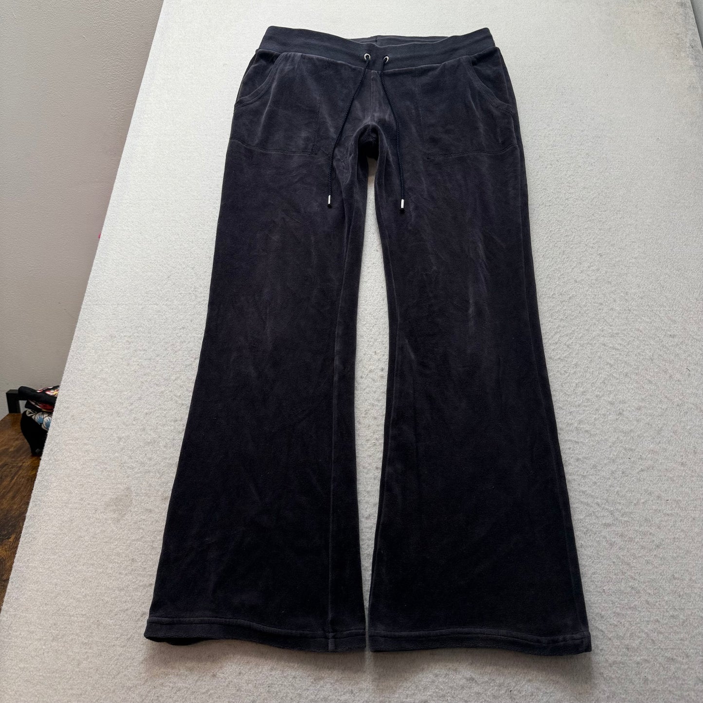Juicy Couture Women's Navy Velour Flared Leg Track Pant Back Snap Pockets Size M