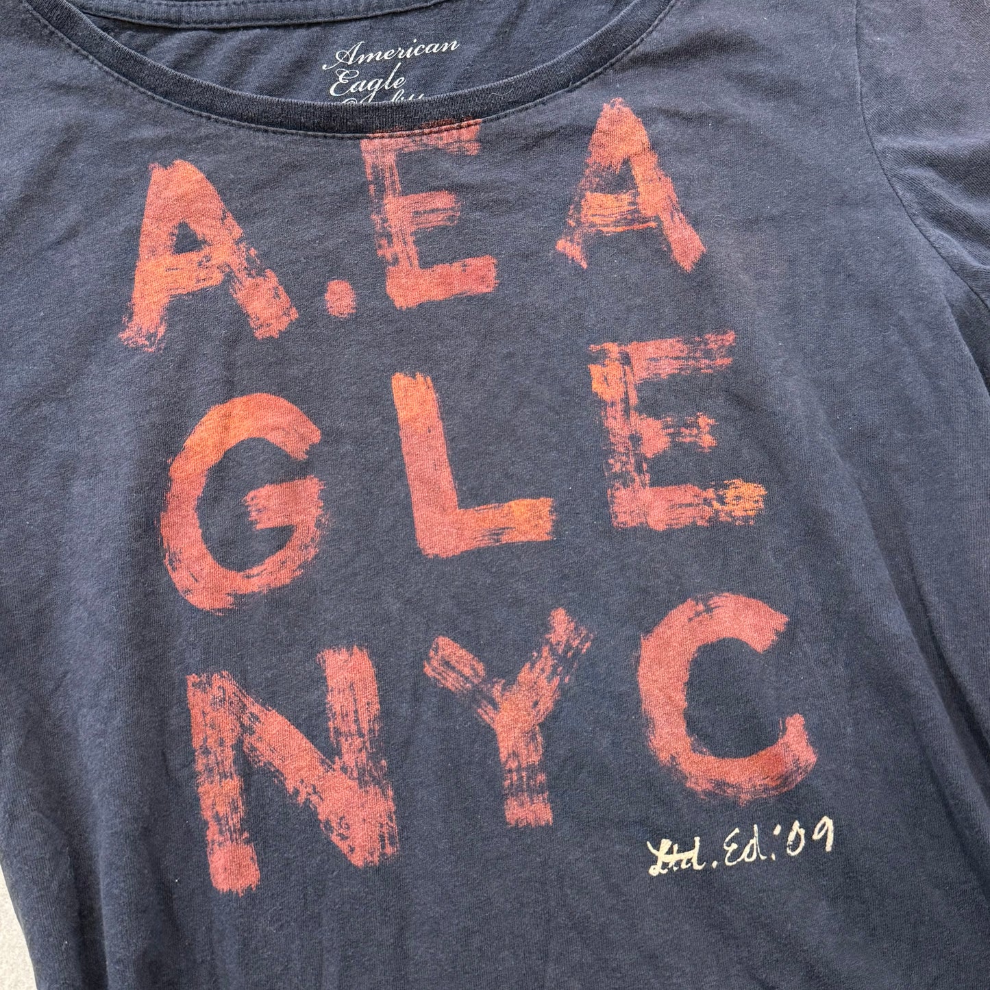 American Eagle Outfitters Women's Navy Cotton Athletic Fit T-Shirt Logo Size M