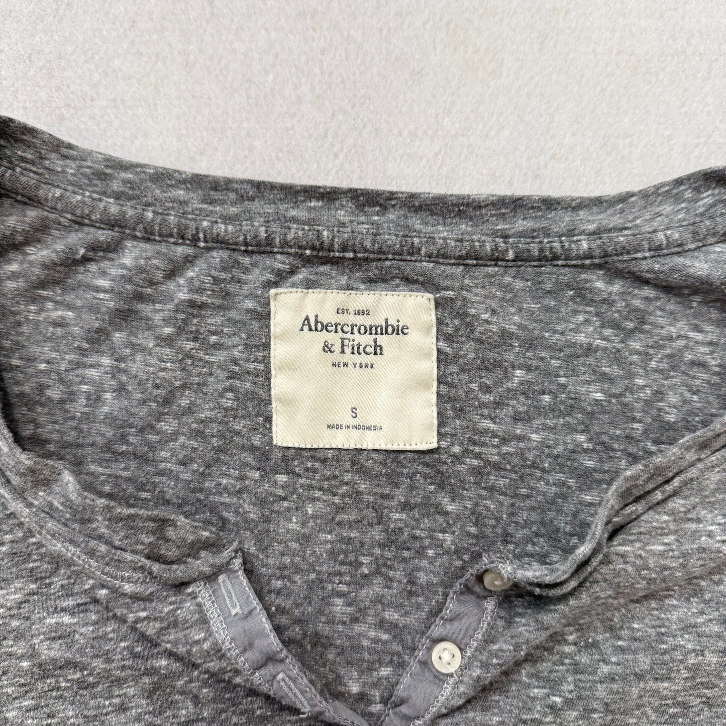Abercrombie & Fitch gray henley short sleeve top