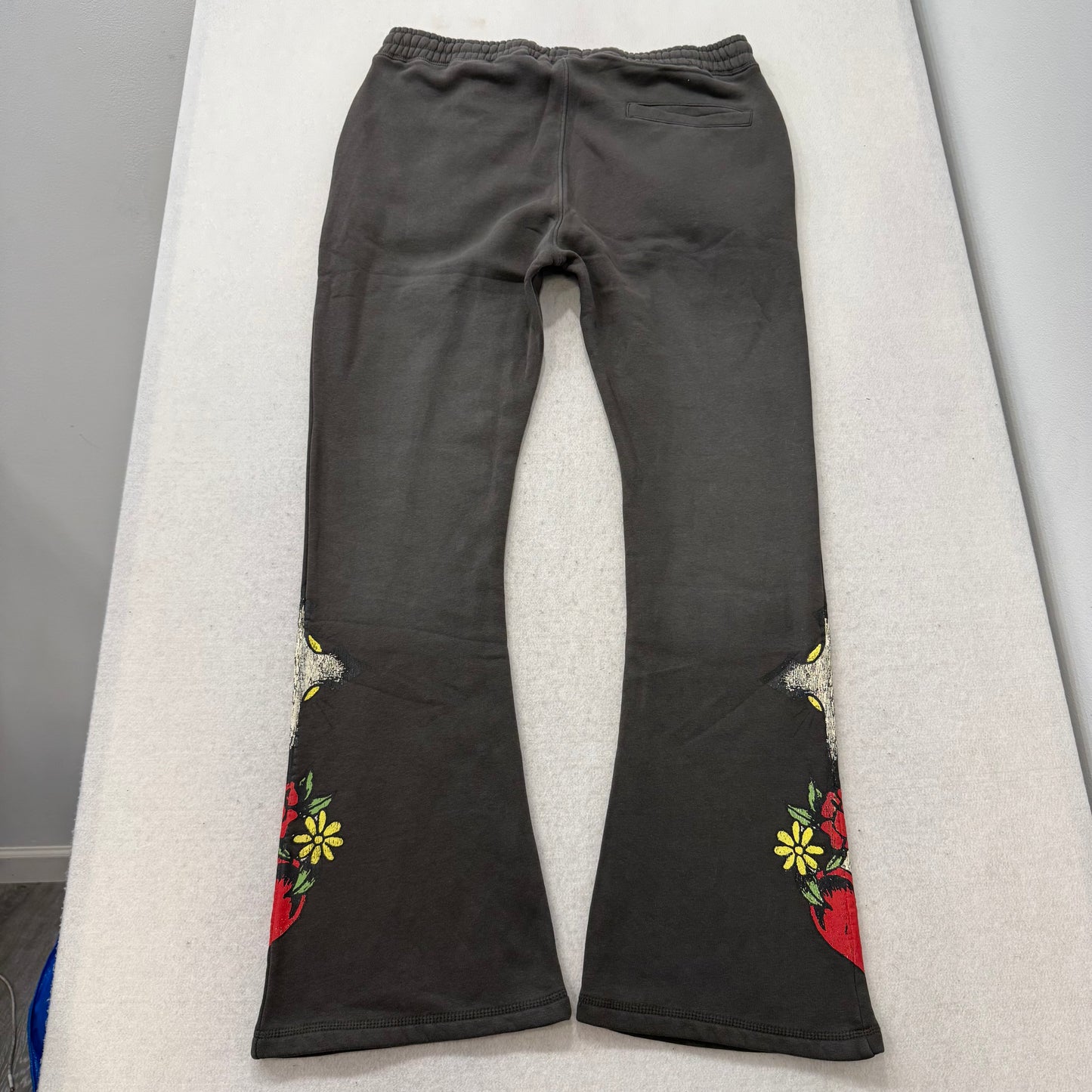 Ed Hardy Women Dark Gray Cotton Blend Flare Sweatpant Red Hearts Graphic Size XL