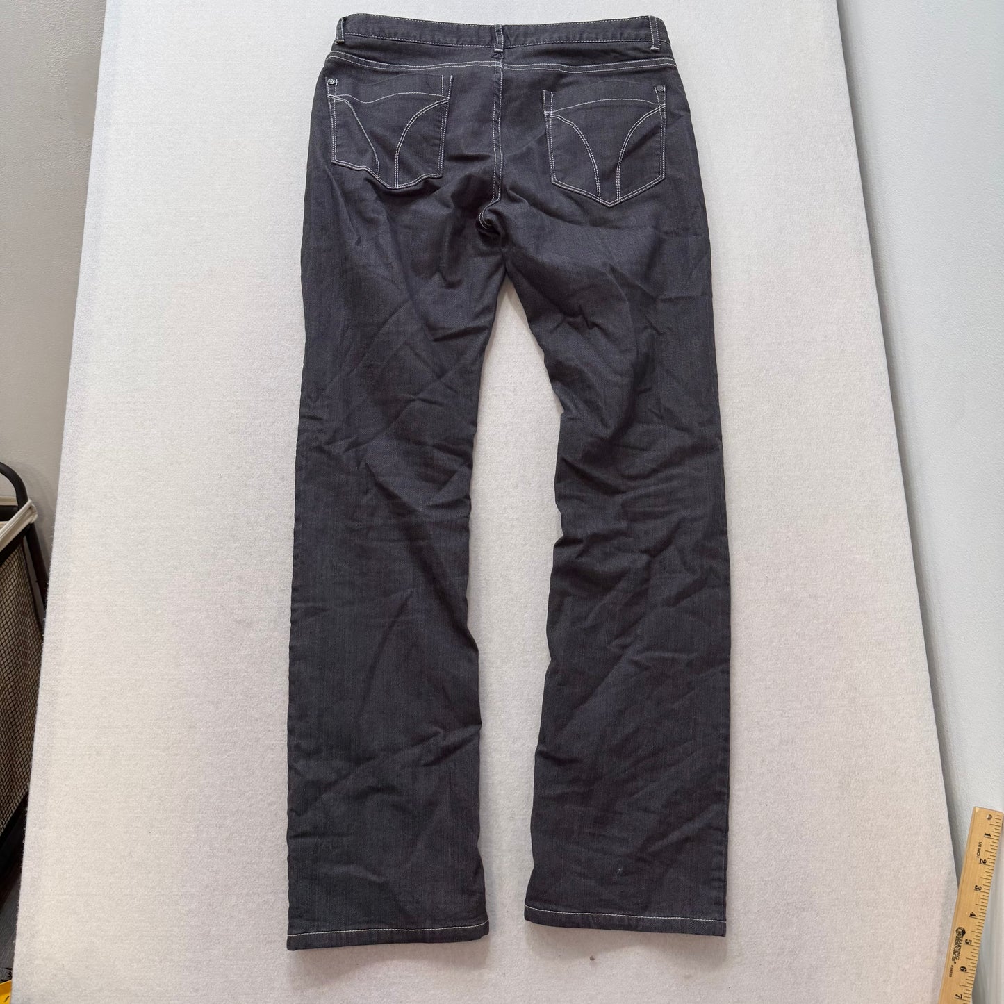 Prana washed dark grey denim jeans with front slant pockets and curved-stitched back patch pockets size 8