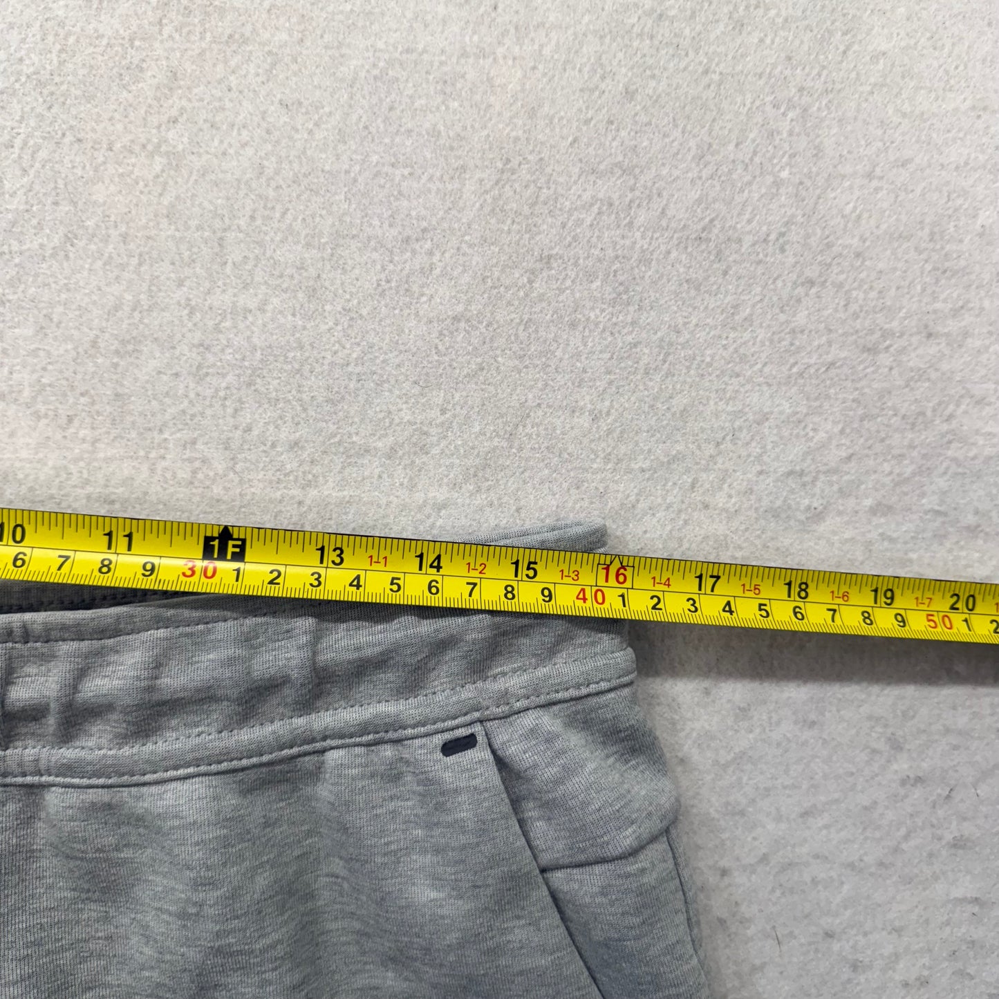 Nike Tech Men's Heather Gray Fleece Joggers Zipper Pockets Swoosh Logo Size L