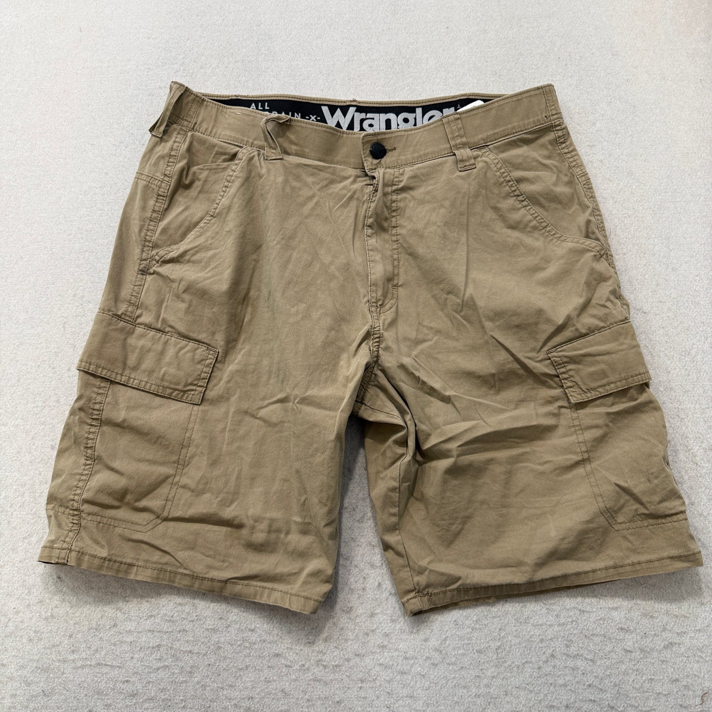Wrangler Mens Khaki Cargo Shorts Side Flap Pockets Zip-Fly Classic Y2K Size 34