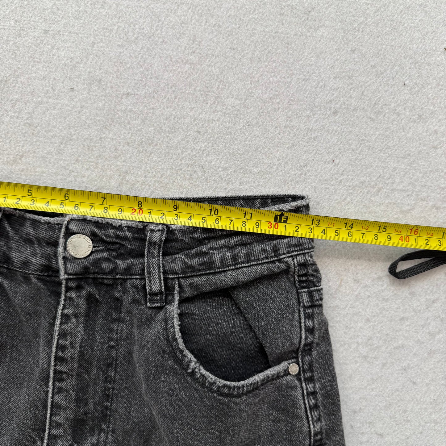 Authentic Denim by TRF Women's Black Washed Denim Short High Rise Casual Size 24
